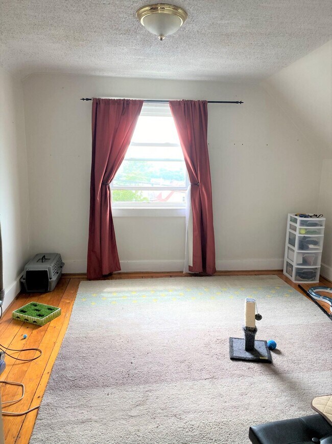 Building Photo - 211 Summer St