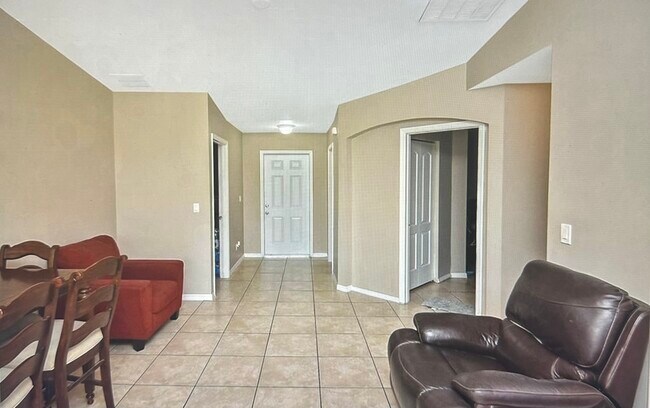 Foyer - 4739 22nd St SW