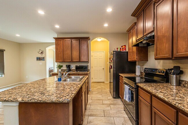 Building Photo - 11234 Sierra Gorda Dr