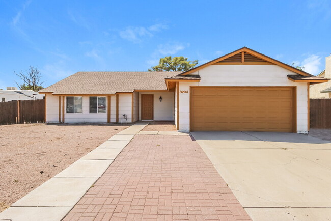 Primary Photo - 8204 N 60th Dr