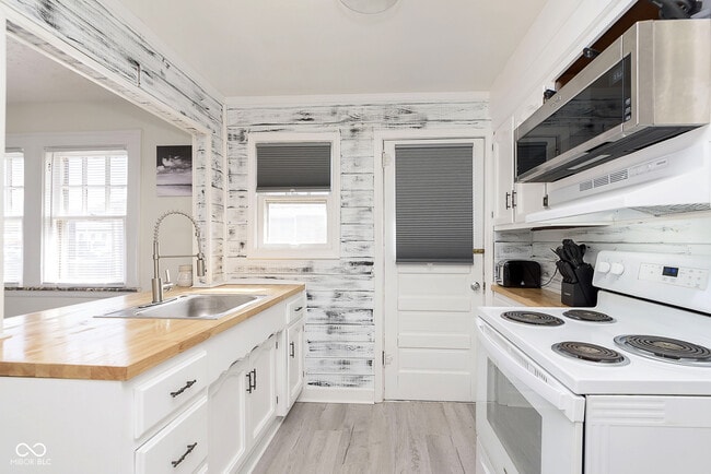 Building Photo - 5348 Winthrop Ave