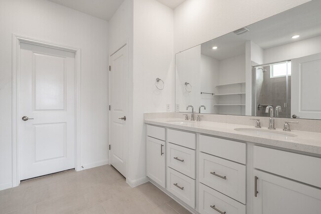 Building Photo - 848 Long Run