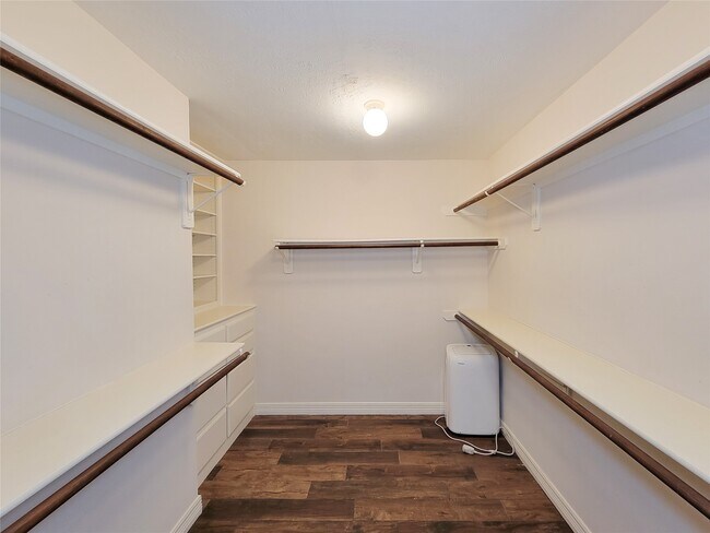 Building Photo - 5306 Pebble Way Ln