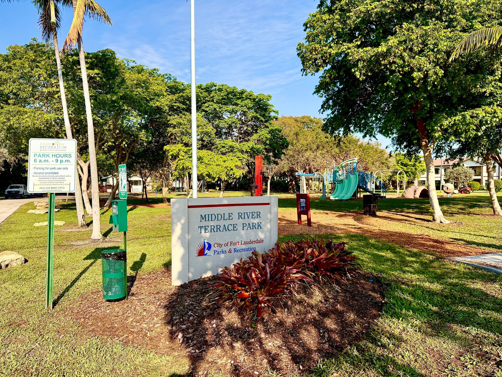 Building Photo - 800 NE 14th St