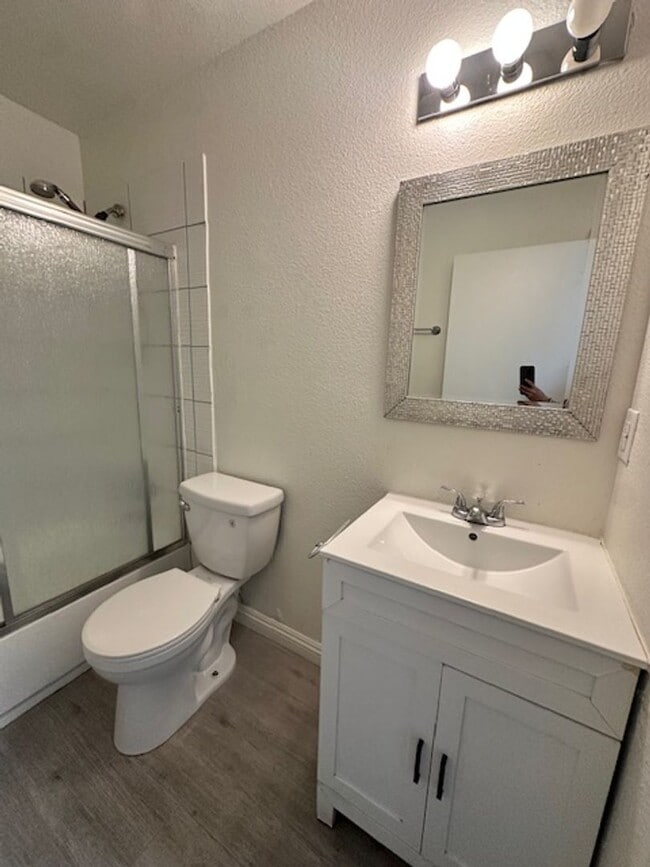 Building Photo - 2121 Oceanus Ln