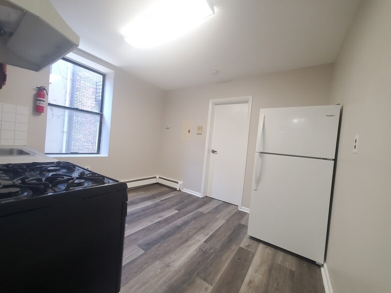 Unit 5 - 110 Warner Ave