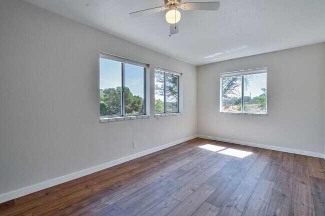 Building Photo - Updated 2 Bedroom Home on 20 Acres in Shin...