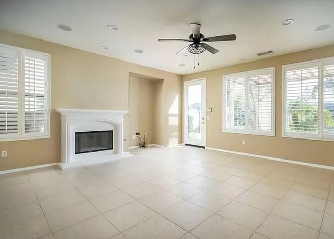 Building Photo - Spacious 4-Bedroom Pool Home in Saugus wit...