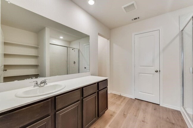 Building Photo - 2905 Jasmine Dr