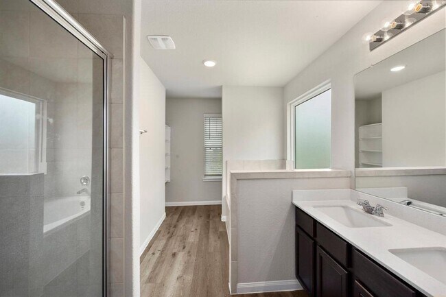 Building Photo - 2256 Raider Dr