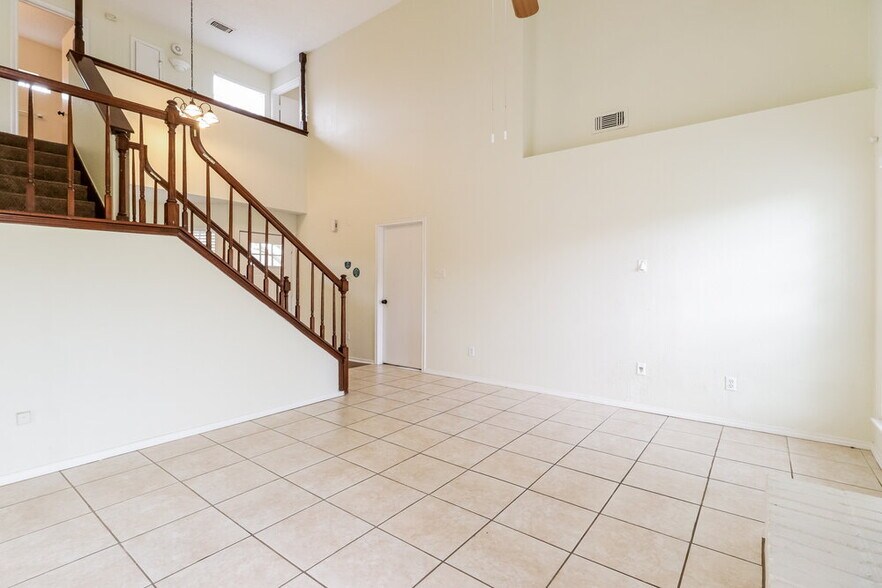Building Photo - 20110 River Brook Dr