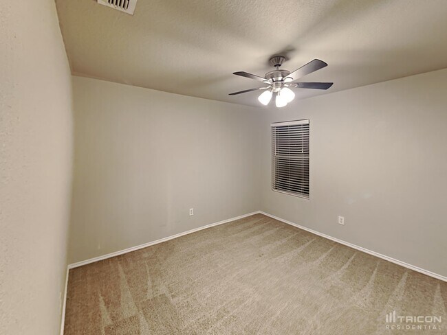 Building Photo - 4908 Parkrise Dr