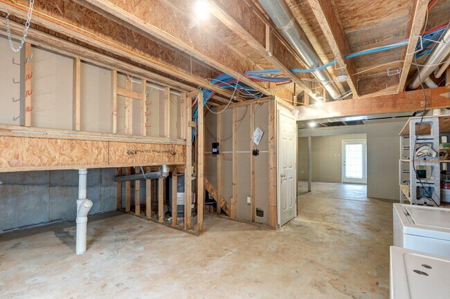 Building Photo - 1784 UPPER Ln