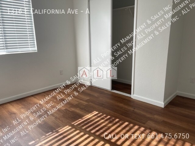 Building Photo - 1316 E California Ave