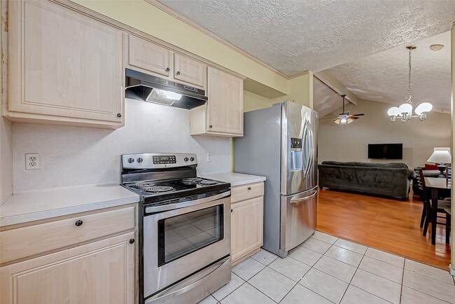 Building Photo - 2122 Heritage Colony Dr