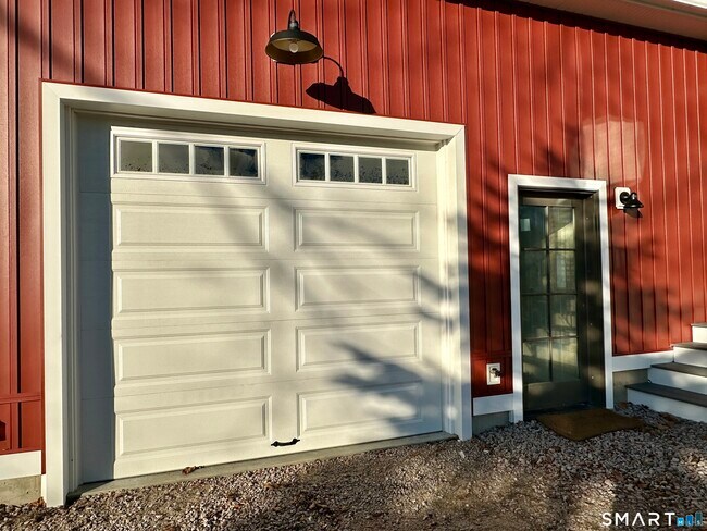 Building Photo - 48 Cedar St