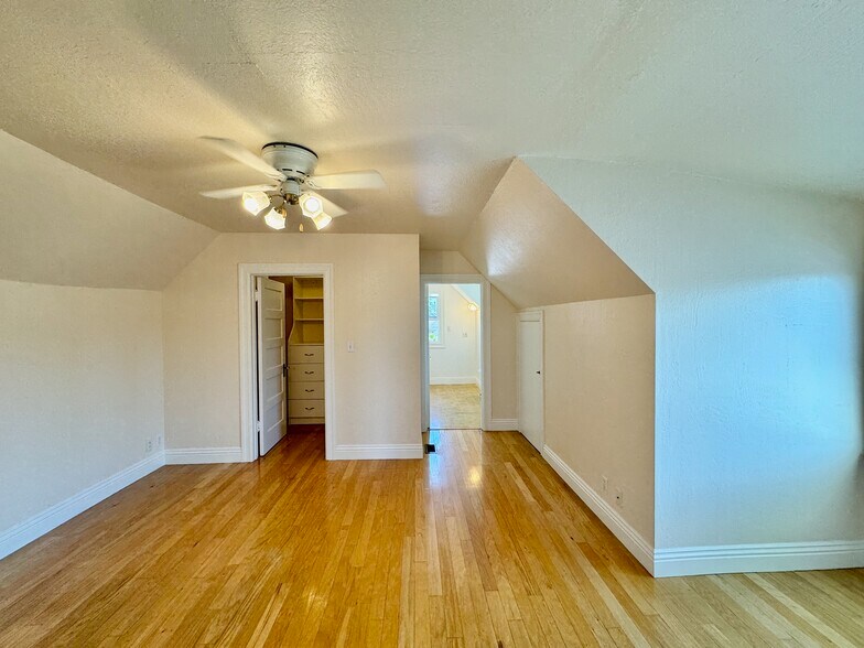 Rm 3 Large w/ walk-in closet & full Bath - 1910 Union St