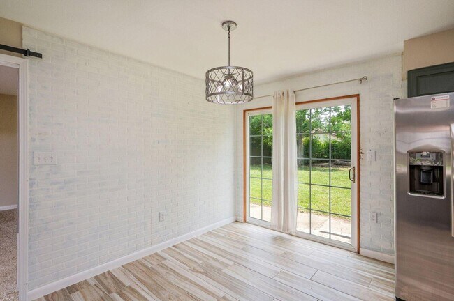 Building Photo - 212 Grand Prix Dr