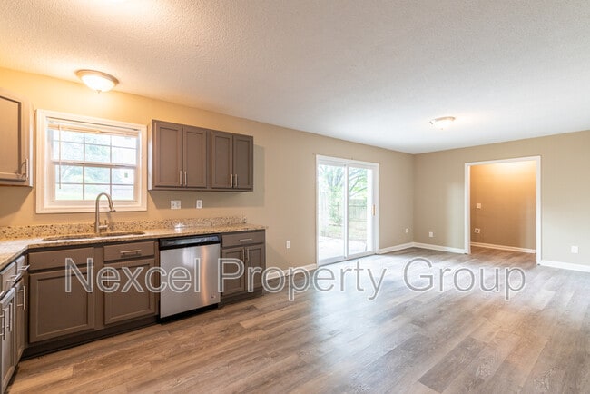 Building Photo - 2248 Colonial Hills Dr