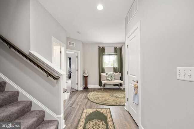 Building Photo - 547 Apricot St