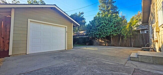 Building Photo - 2201 Gerber Ave
