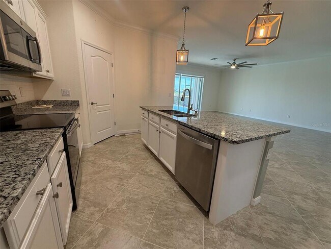 Building Photo - 15153 Spanish Point Dr
