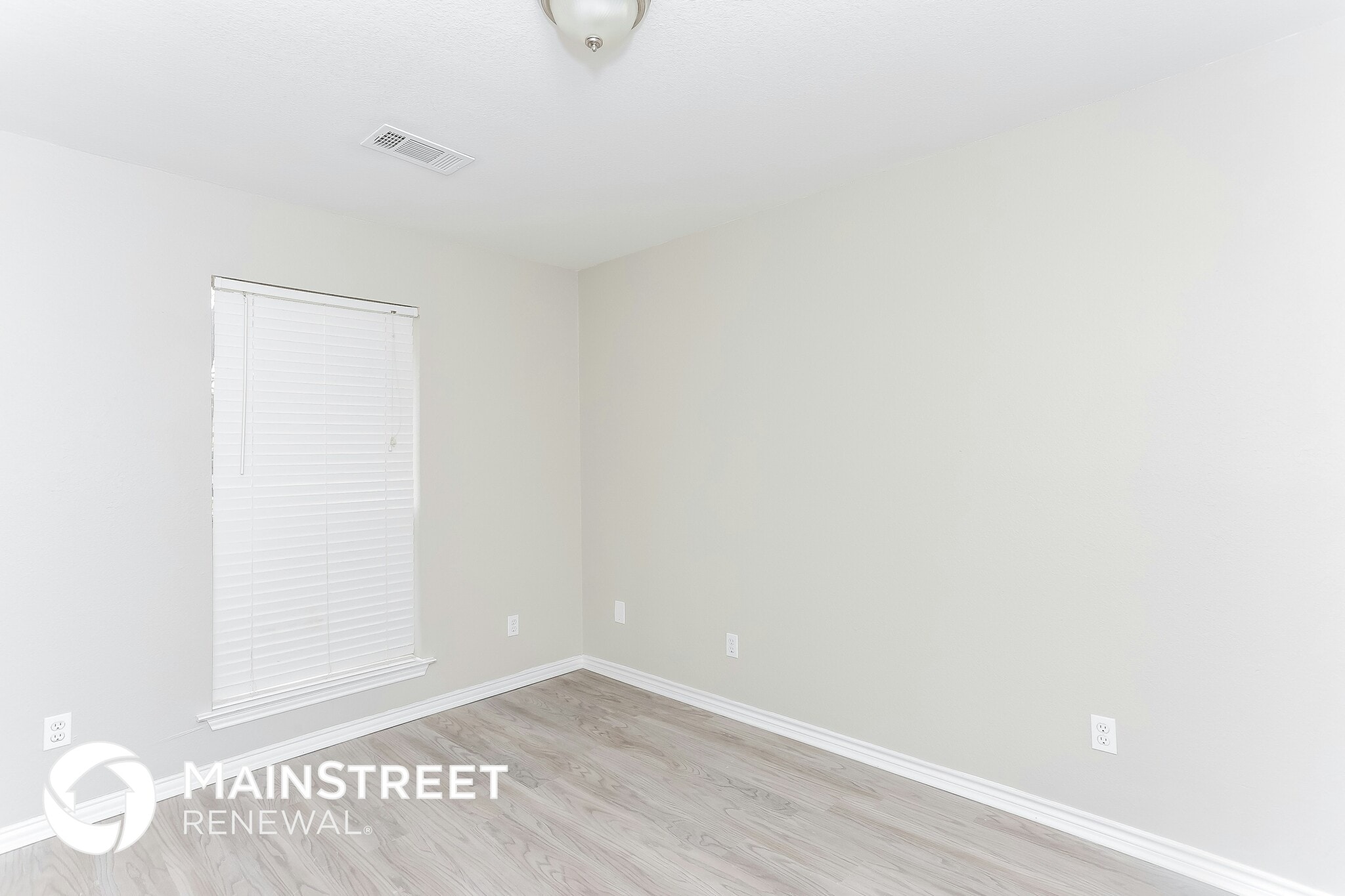 Building Photo - 1818 Knob Hill Dr