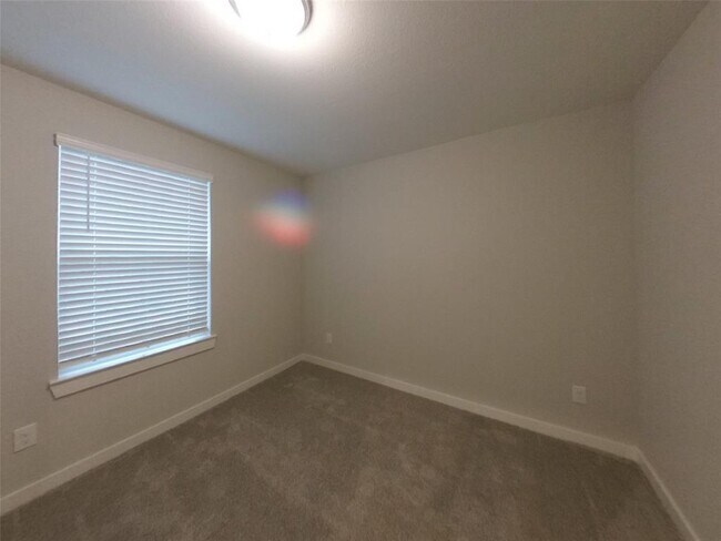 Building Photo - 4930 San Fabiano Ct
