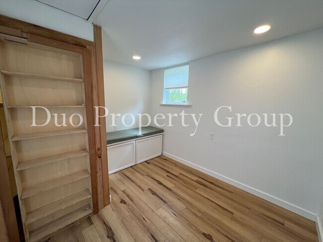 Building Photo - Edgewood South Eugene Home