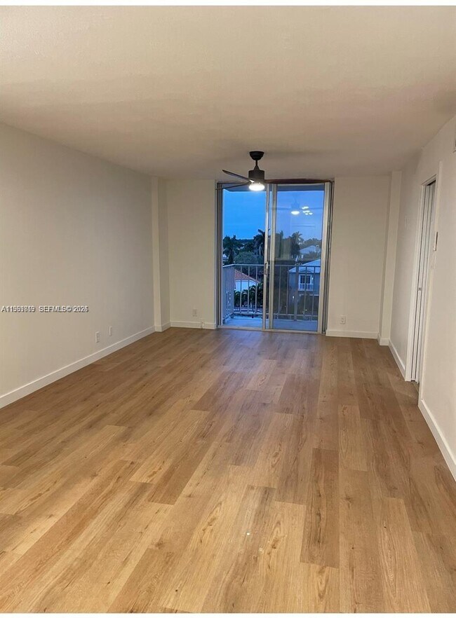 Building Photo - 1731 SE 15th St