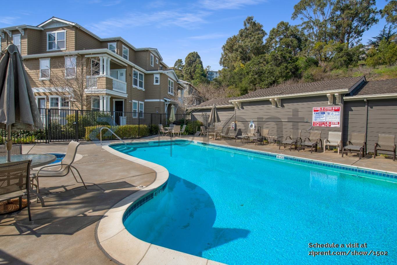 Building Photo - 400 Live Oak Way
