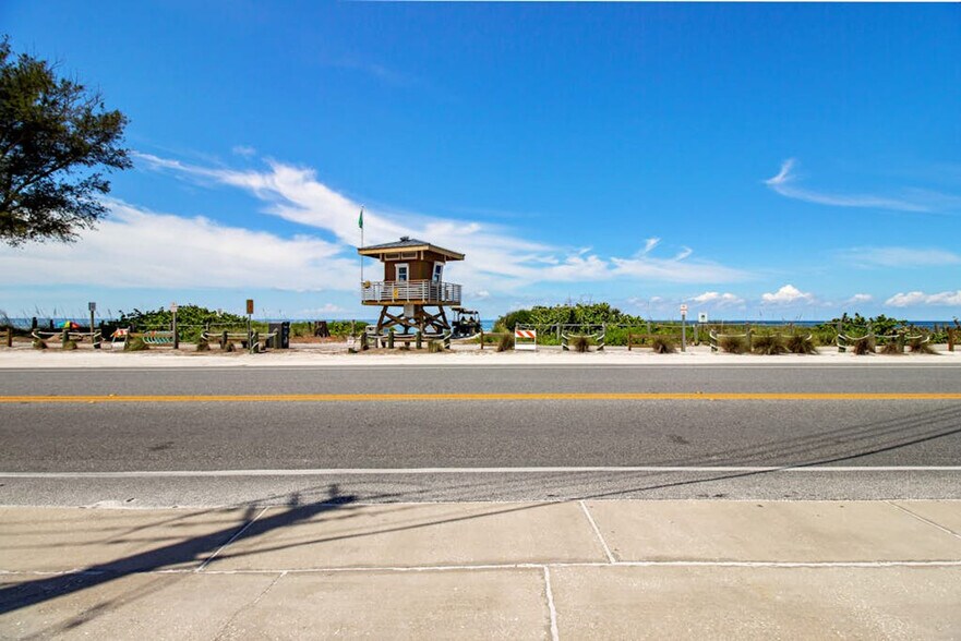 Building Photo - 1303 Gulf Dr S