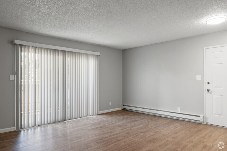 interior - Valencia Terrace Apartments