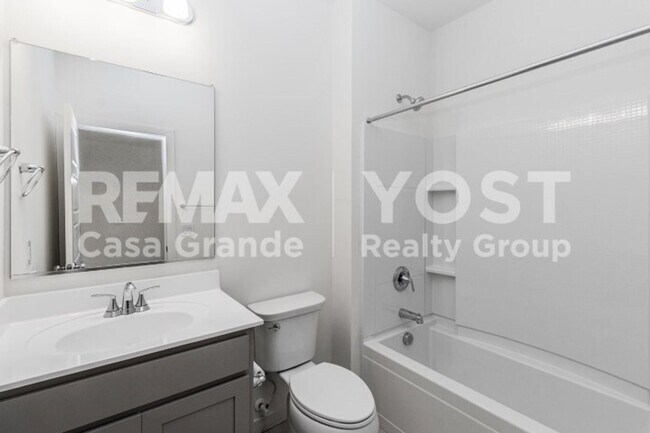 Building Photo - Big Space, Big Backyard, Big Move in special!