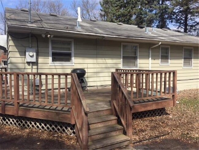 Building Photo - 8327 13th Ave S