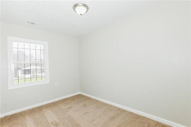 Building Photo - 1138 Kipling St SE