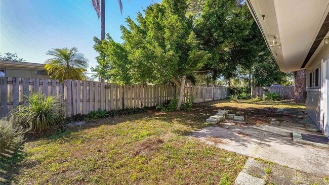 Building Photo - 6912 Alderwood Dr