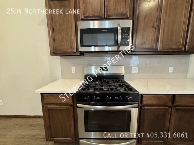 Building Photo - 2504 Northcreek Ln