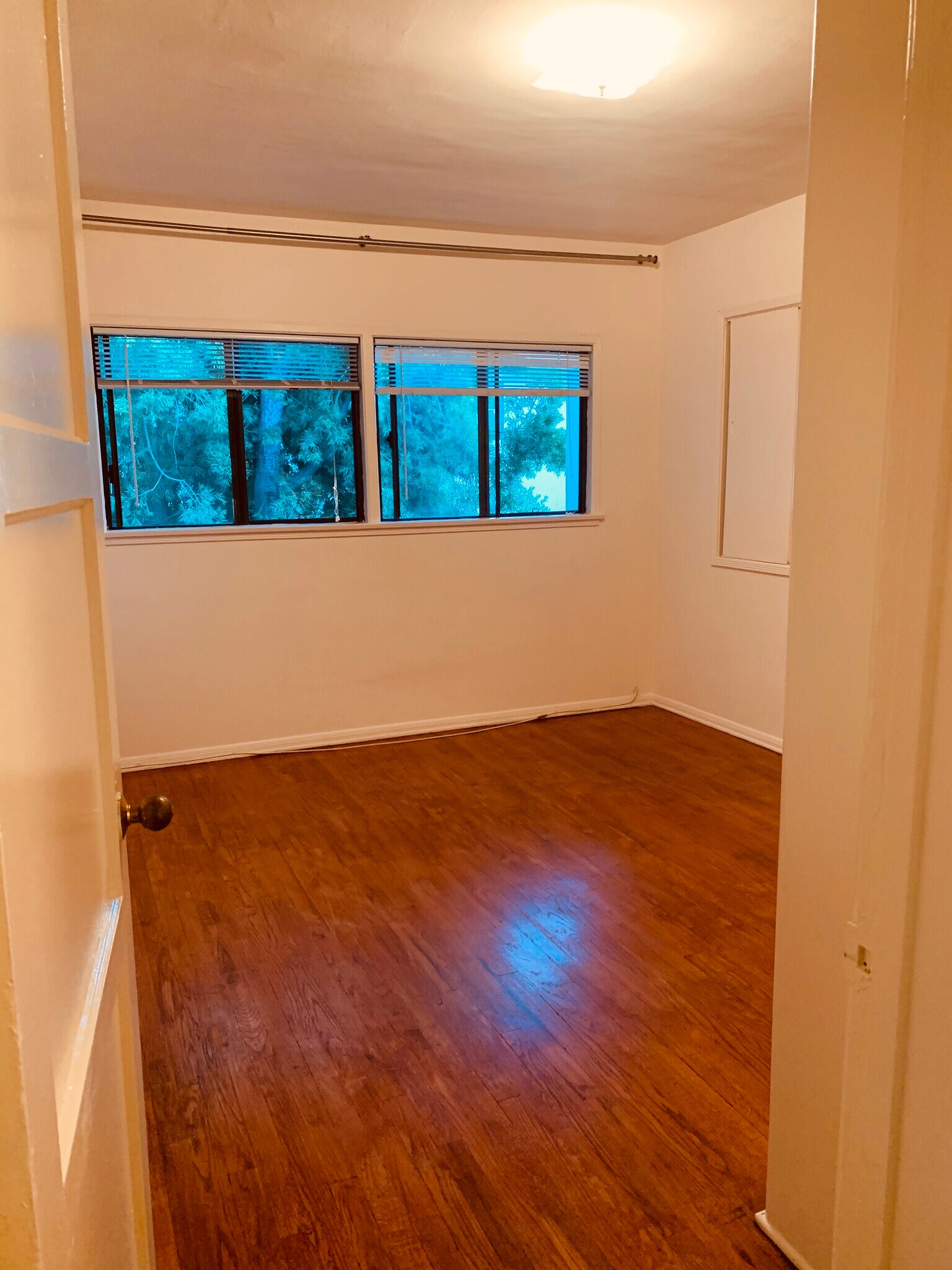 bedroom - 2624 1/2 S Sepulveda Blvd