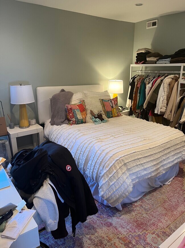 Building Photo - 1830 Swann St NW