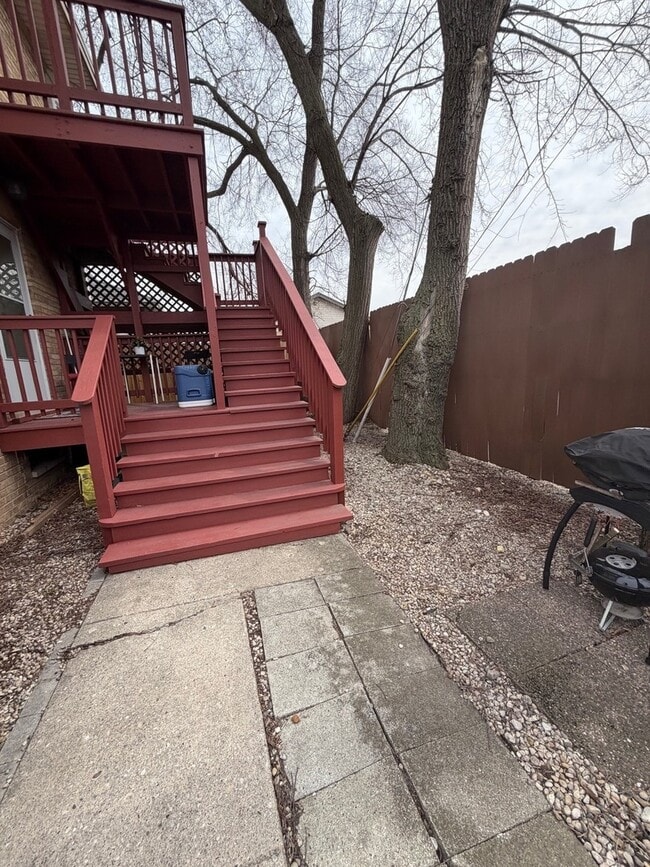 Building Photo - 1995 Howard Ave