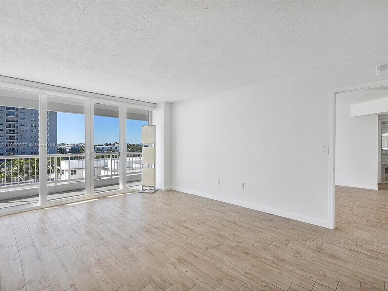 Building Photo - 9341 Collins Ave