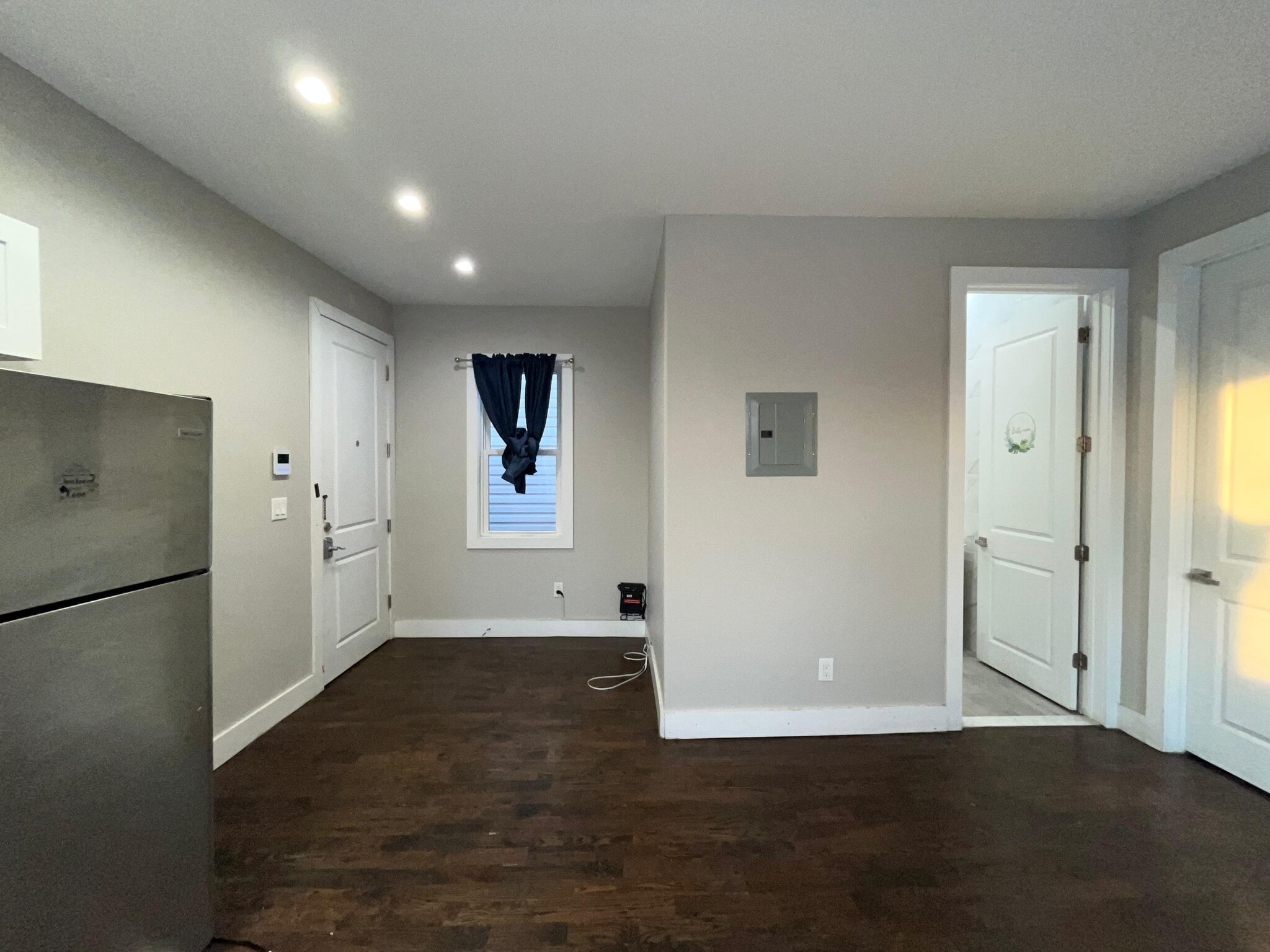 Building Photo - 5 Whitman Ave