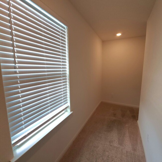 Building Photo - Move-In Special! SAVANNAH PLACE 4 bedroom In Converse, TX