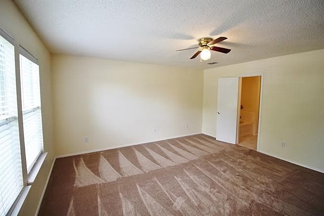 Building Photo - 2415 Mallory Ln