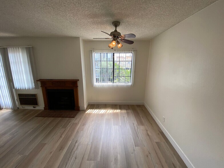 Building Photo - 3546 Hughes Ave