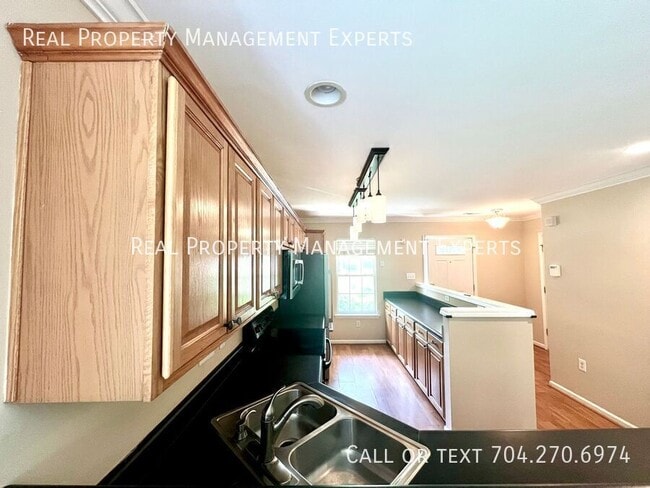 Building Photo - 840 Pelican Bay Dr