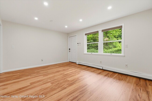 Building Photo - 133 N Smith Rd
