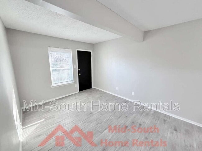 Building Photo - 139 N Claybrook St