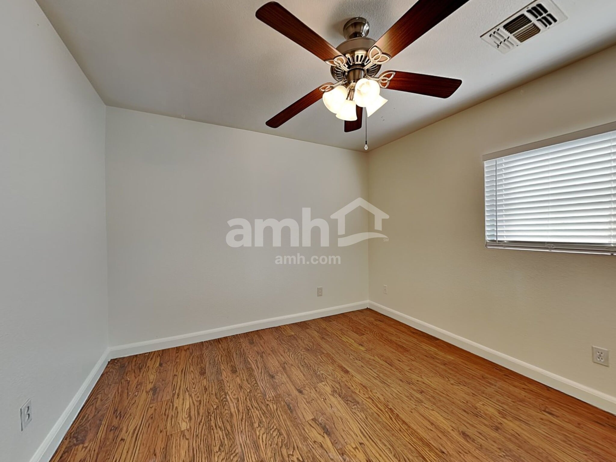 Building Photo - 2444 E Gleneagle Dr